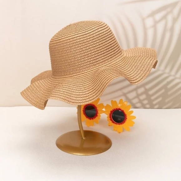 Artisan Handmade Natural Minimalist Packable Wavy Brim Straw Hat, One Size. - Picture 6 of 12